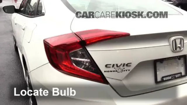 2016 Honda Civic LX 2.0L 4 Cyl. Sedan Éclairage Feu stop (remplacer ampoule)